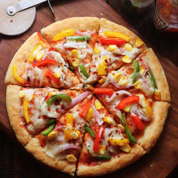 Veg Cheesy Pizza (8 inches)-Railofy